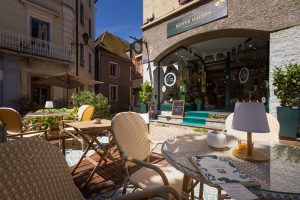 terrasse bonne maison charolles vin